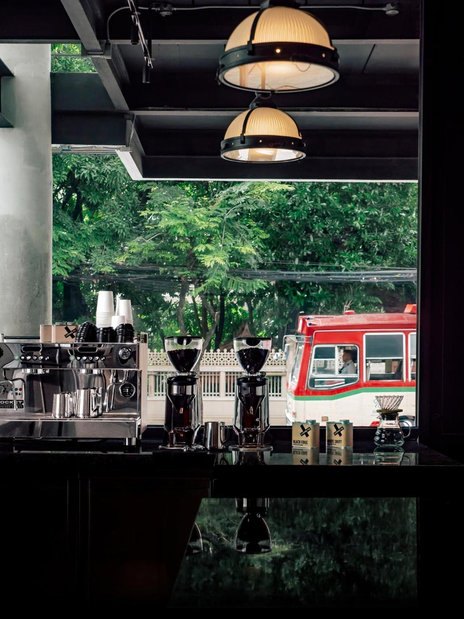 The Standardx, Bangkok Phra Arthit Hotel Exterior foto